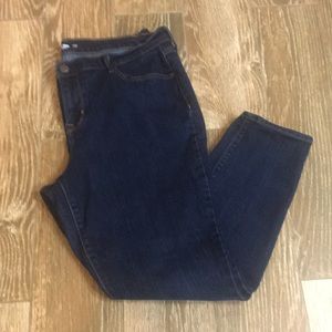 Old Navy Curvy Short Skinny Jeans